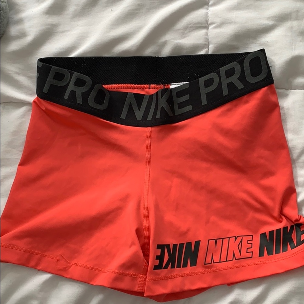Nike pros large